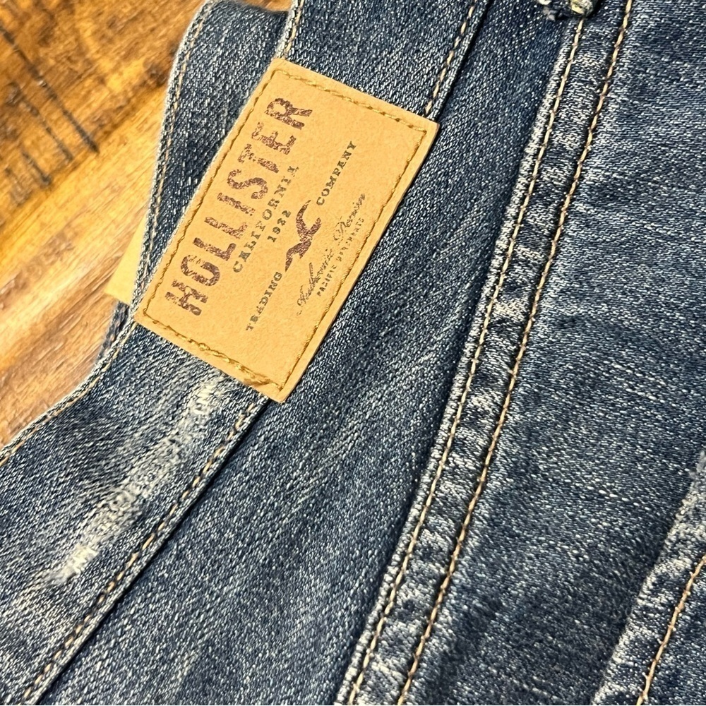 Hollister Jr. Cropped Boyfriend Relaxed Distressed Denim Jeans size 7 - Picture 11 of 12